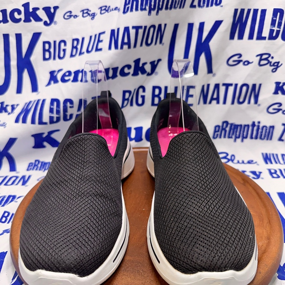 Skechers GO WALK Arch Fit 2.0 - Paityn women’s size 7.5 - Picture 2 of 9